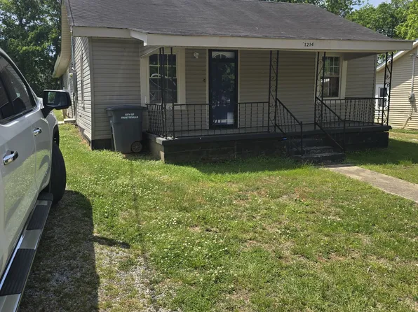 1214 Locust St, Fayetteville, TN 37334