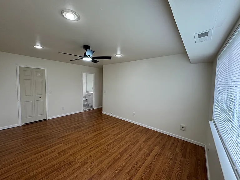 30060 W Twelve Mile Rd #96 — Photo 17