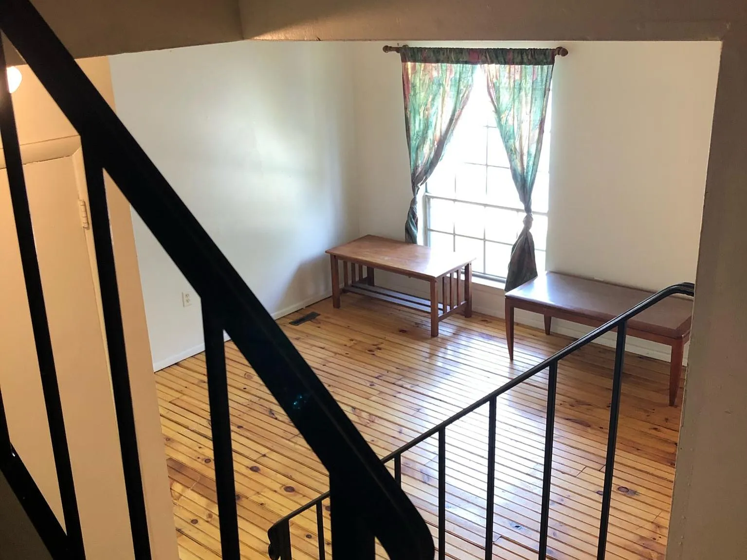146 Elliott St — Photo 4