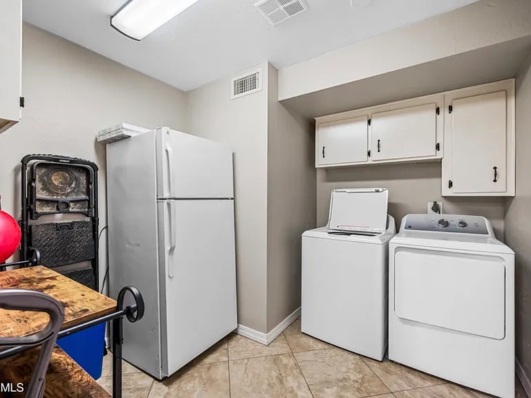 707 E Encanto Dr — Photo 30