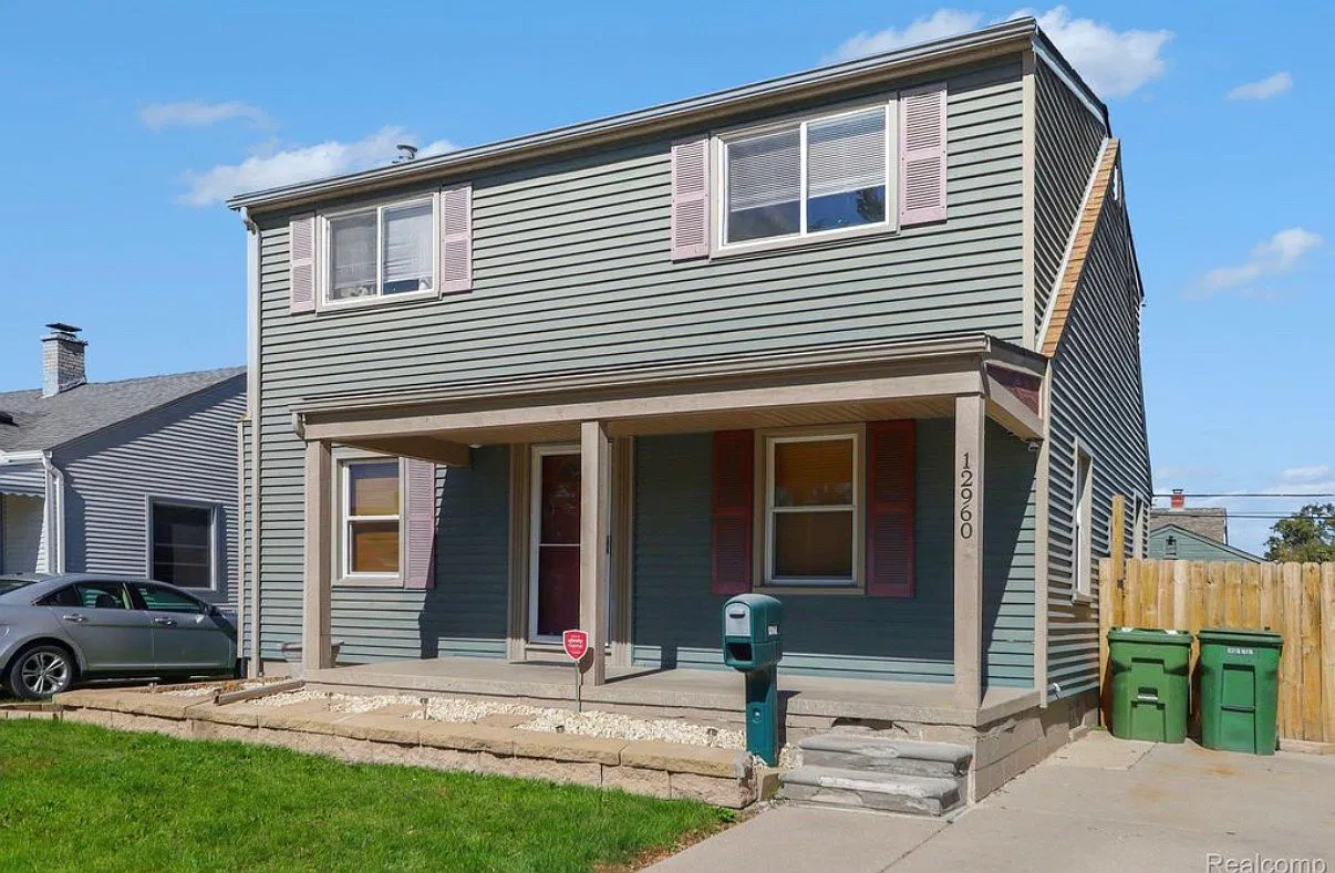 3 bed, 2.5 bath, 1904 sqft, $2,250 — Photo 2