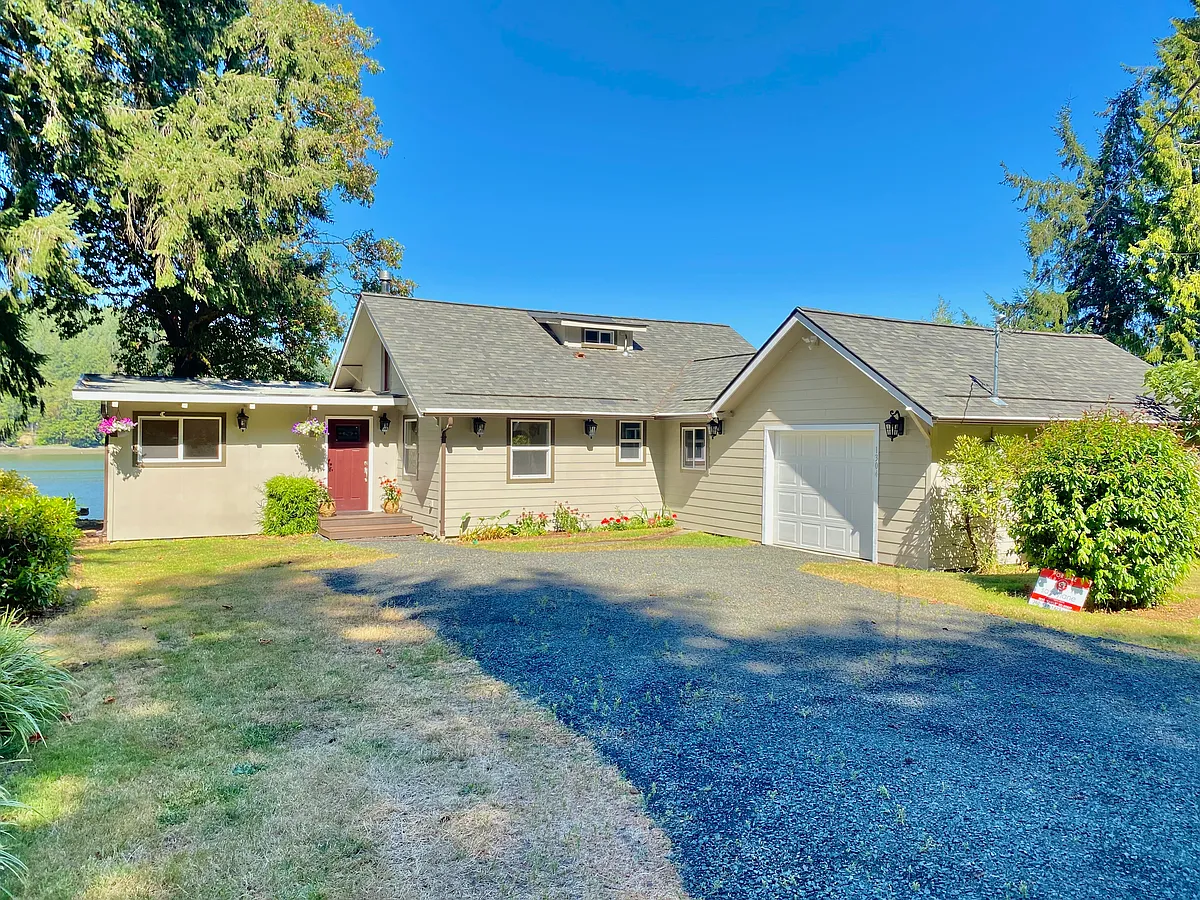 Building Photo - 1304 Madrona Beach Rd NW