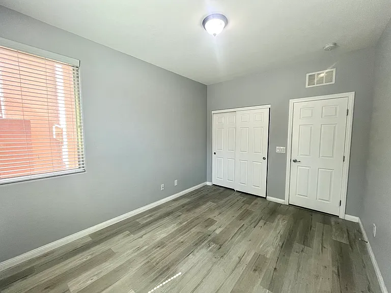 576 Glassford Ct — Photo 22