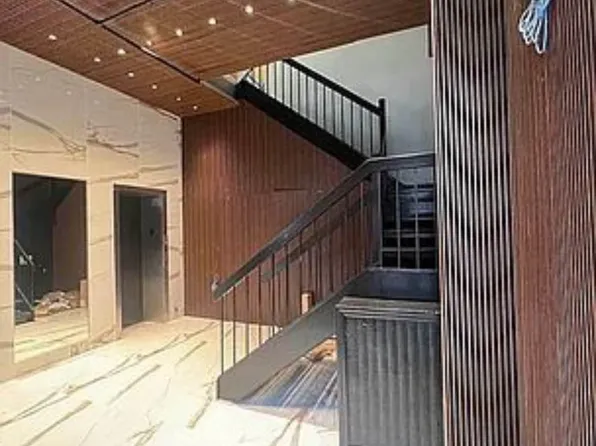 201 East 20th Street 3B image 1 of 9