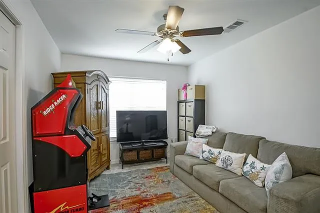 421 Creekside Ct — Photo 19