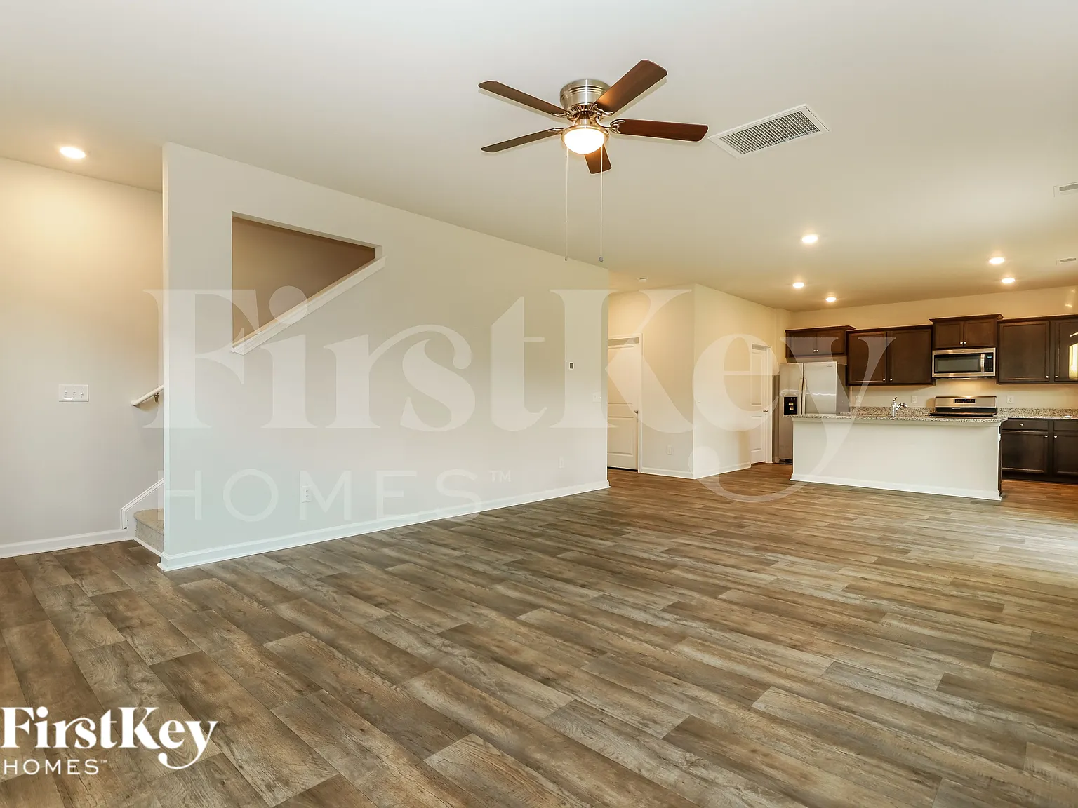 4 bed, 2.5 bath, 2340 sqft, $2,765 — Photo 3