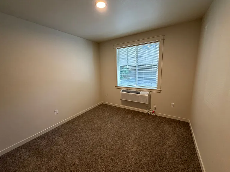 Lincoln St. Apartments — Photo 21