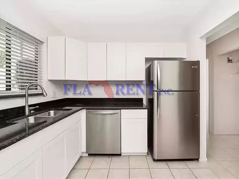 315 San Miguel St — Photo 6