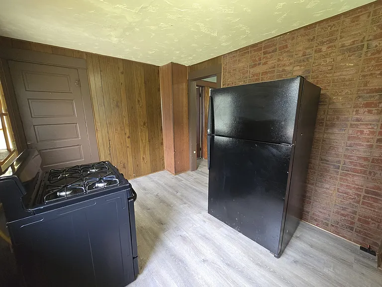 406 Gable St — Photo 12