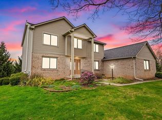 7924 Windhaven Ln, Brighton, MI