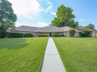 9818 Hummingbird Ln, Oklahoma City, OK 73162