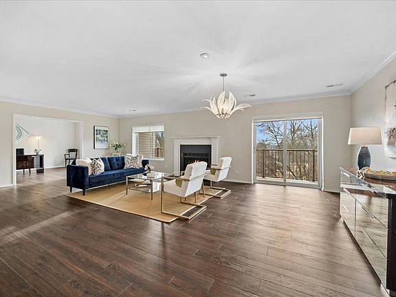 3rd image of 3030 Pheasant Creek Dr APT 402