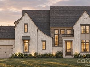518 Deodar Cedar Dr, Matthews, NC 28104