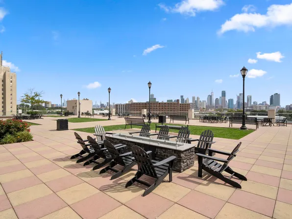 4 Beacon Way image 17 of 21