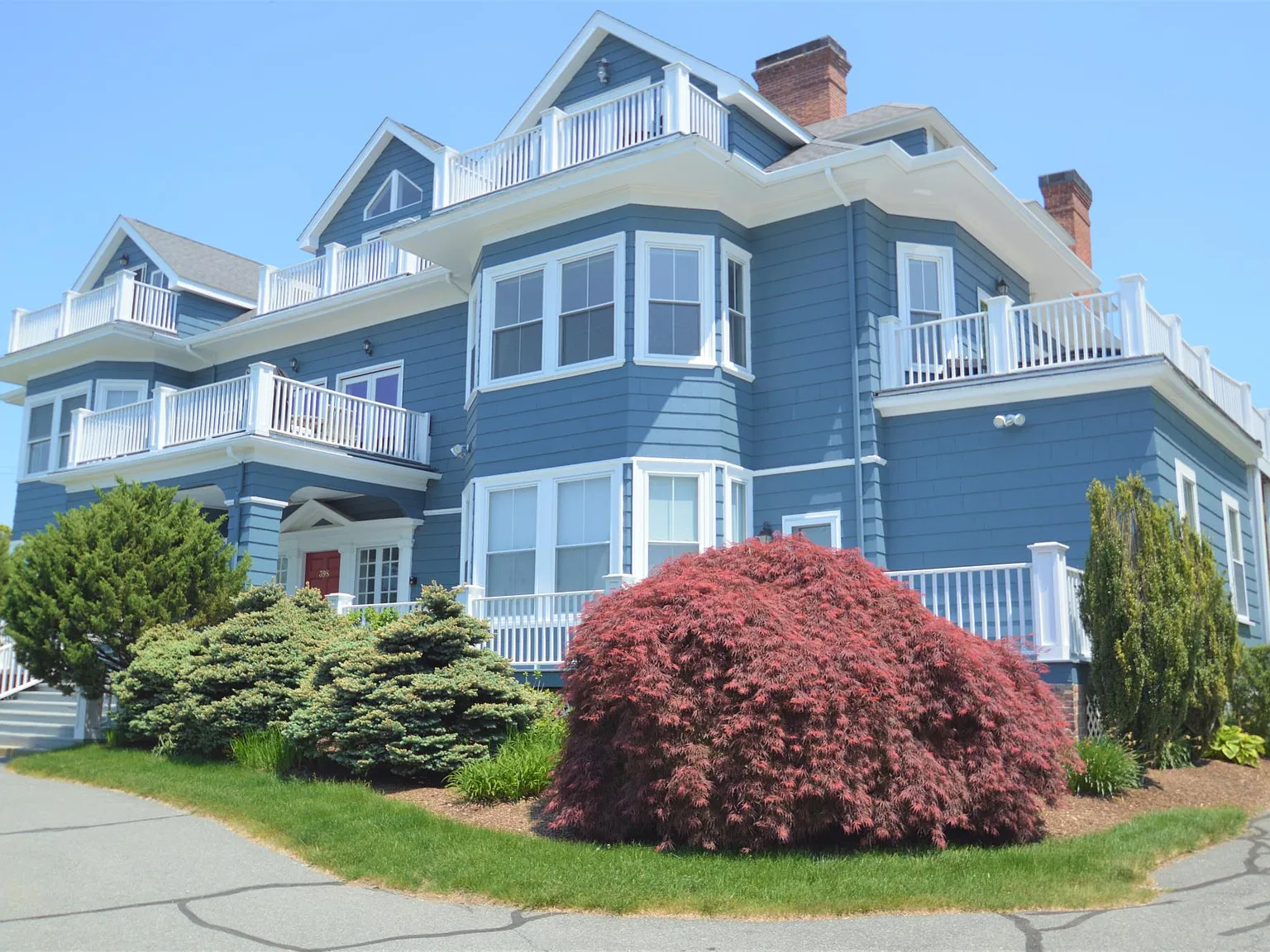 398 Wolcott Ave — Photo 3