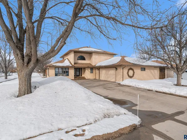 4200 E 16th St, Sioux Falls, SD 57103