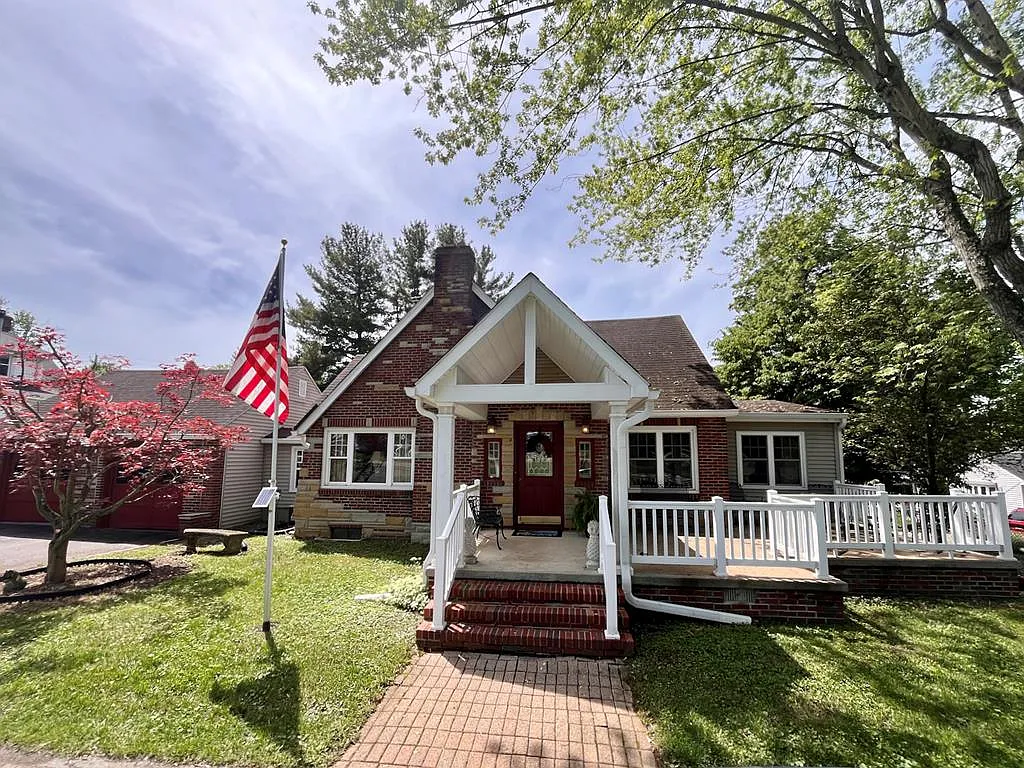 1392 Western Ave photo 1