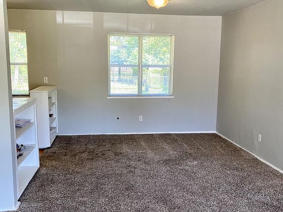 3rd image of 1603 Andover Ct