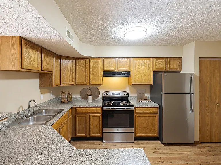 HilliardPark_2026_Kitchen_VirtuallyStaged