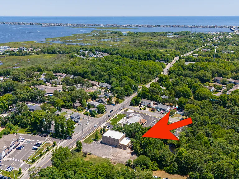 253 Mantoloking Rd #C — Photo 2