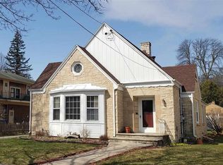 1136 S Roosevelt St, Green Bay, WI 54301