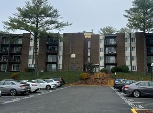 75 S Reynolds St APT 415, Alexandria, VA 22304