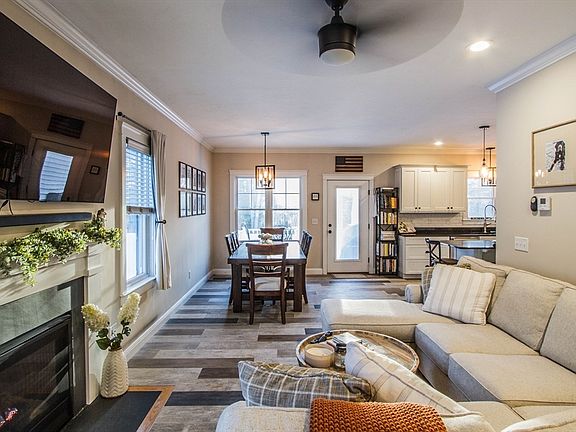 5th image of 36 Compass Point Dr #36