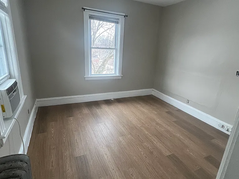 69 Hall St #3 — Photo 2
