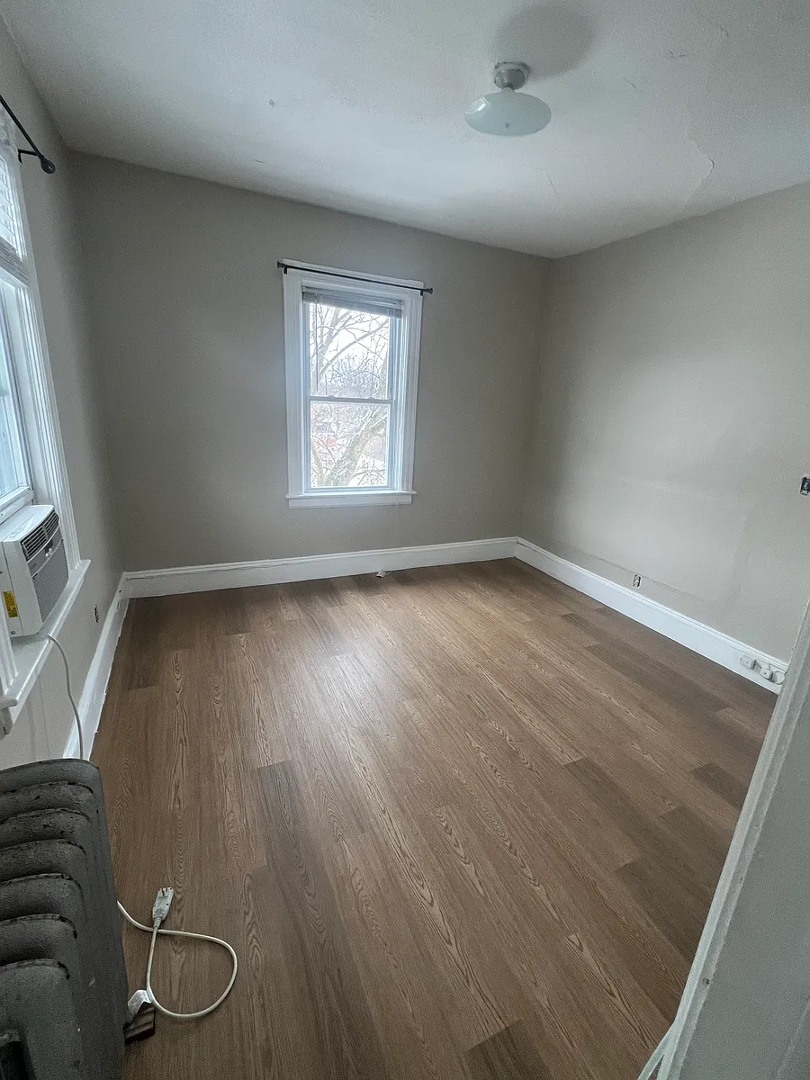 Building Photo - 69 Hall St #3