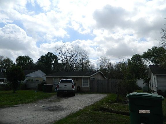2nd image of 5610 Woodlark St