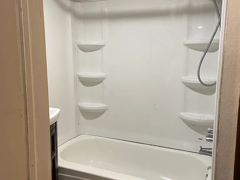 105 Huger St #105 — Photo 11