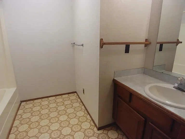 510 SW State St #A — Photo 14