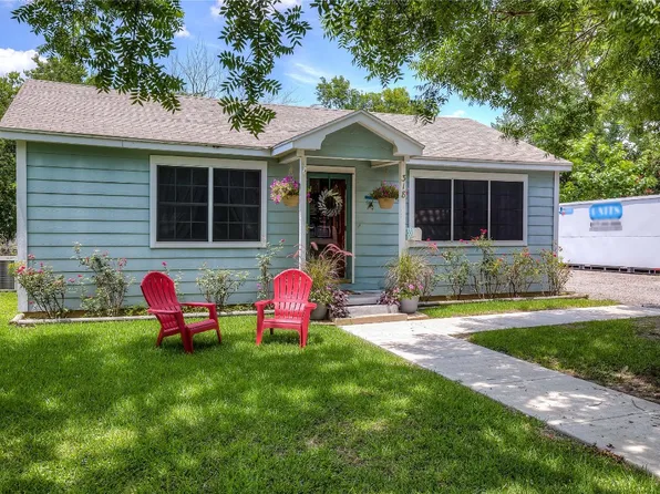 318 Wilton Dr, Greenville, TX 75401