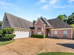 10016 Victor Dr, Olive Branch, MS 38654