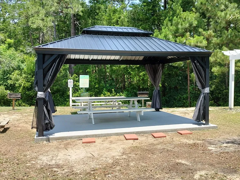 VETERANS PARK — Photo 8