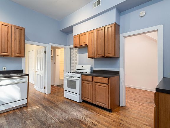 2nd image of 1449 N Artesian Ave #1R
