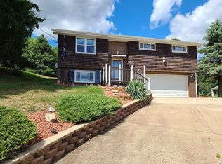 15 Dell Dr, North Huntingdon, PA