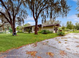 8484 E Daniels Rd, Floral City, FL 34436