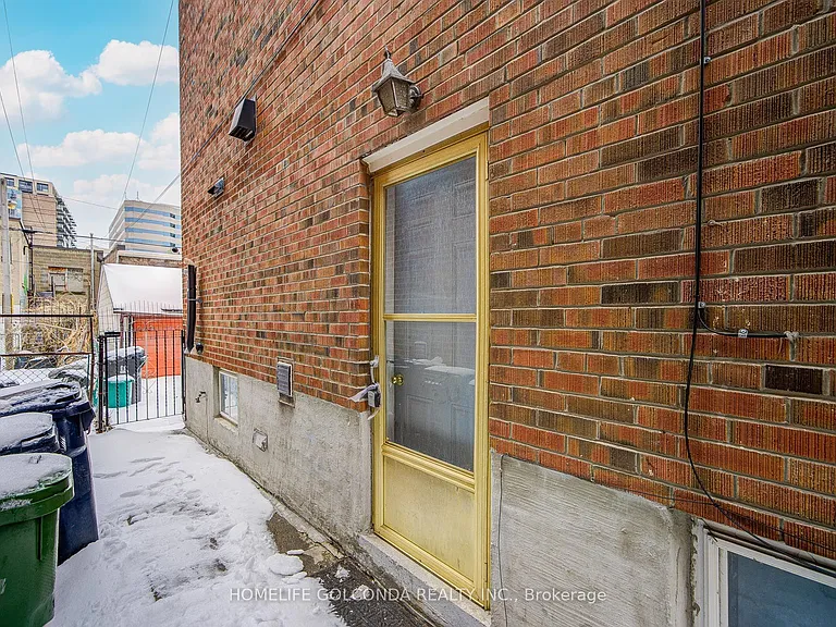 59 Wolseley St #BASEMENT — Photo 9