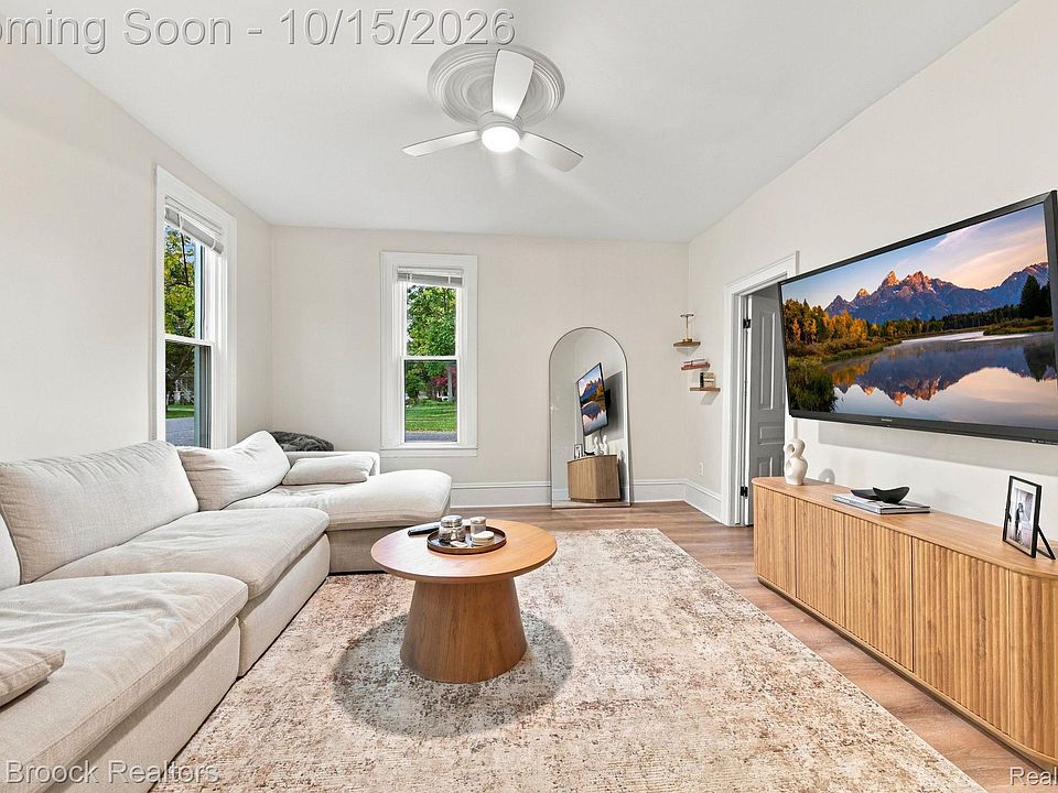 704 E Washington St, photo 6