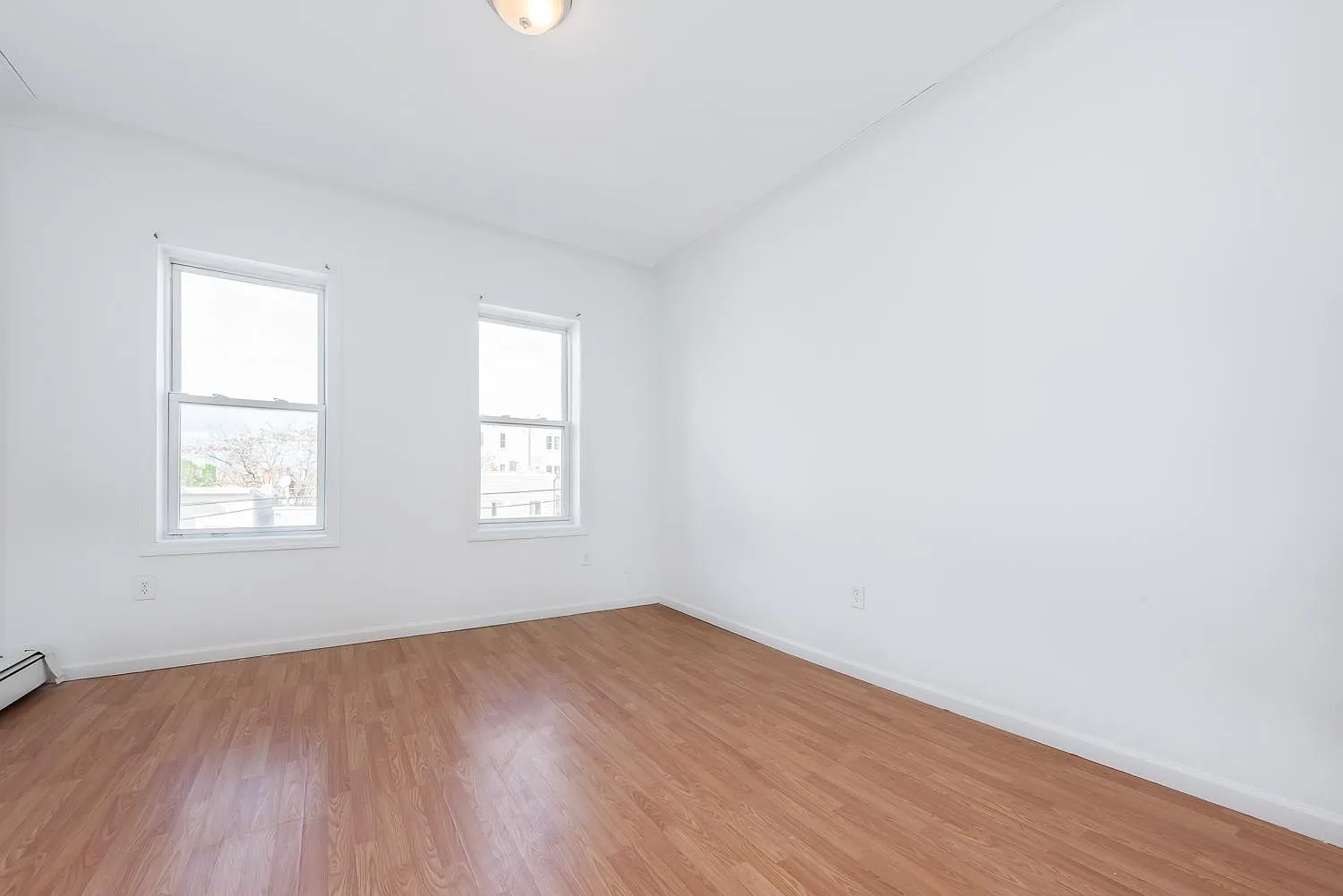 2 bed, 785 sqft, $2,054 — Photo 4