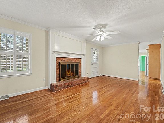 3rd image of 11002 Harrisburg Rd
