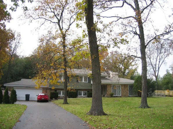 30976 N Blackhawk Trl, Grayslake, IL 60030