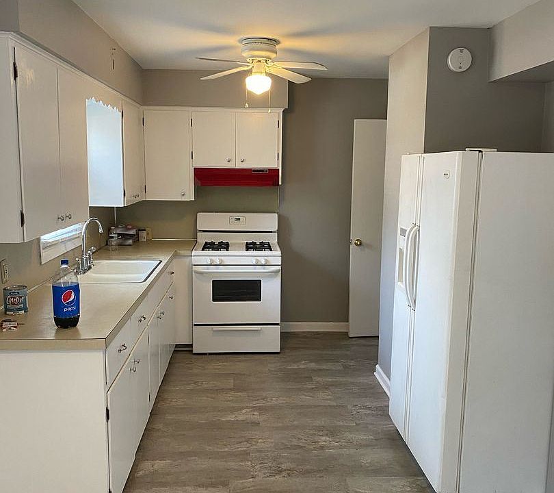 1st image of 1001 Gaynor Ct NW