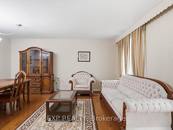 2nd image of 102 Red River Cres