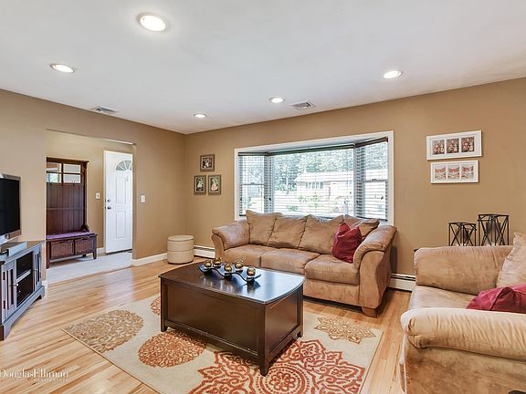 4th image of 341 Avenue A