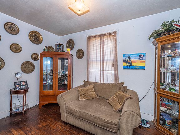 5th image of 2336 Kent Ave