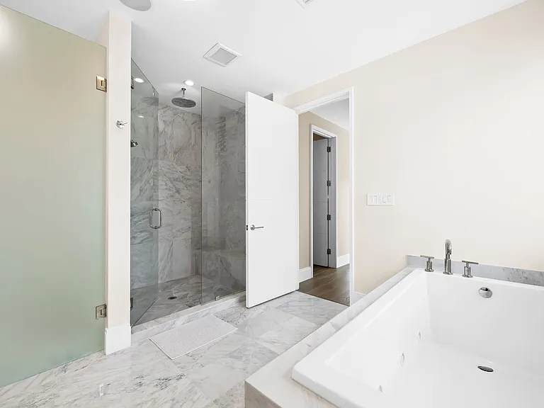 3200 NE 26th St — Photo 47
