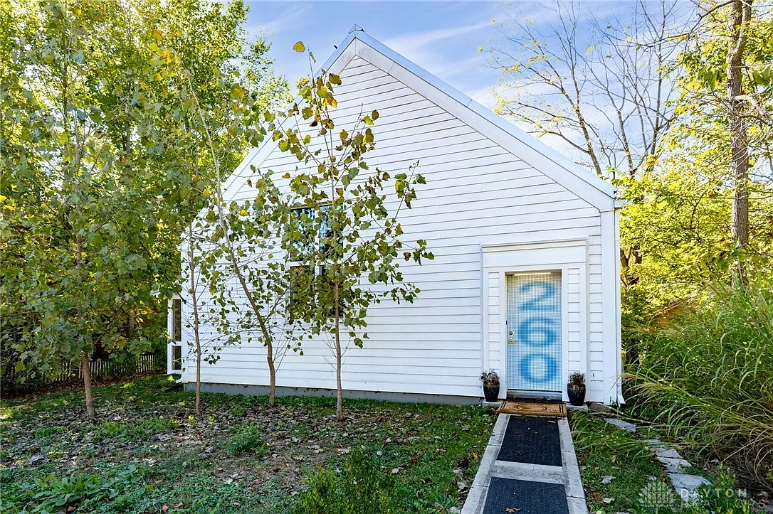 260 King St photo 1