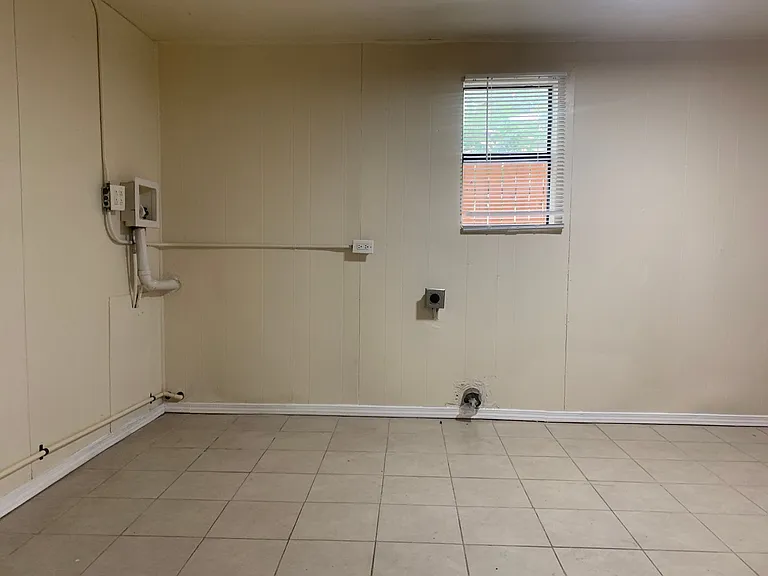 310 Charleston St SE — Photo 8